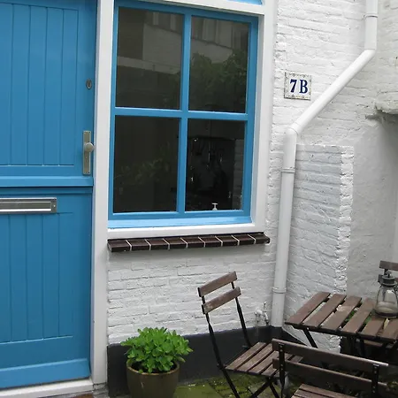 Vakantiehuis Fishermans House With Private Parking Den Haag